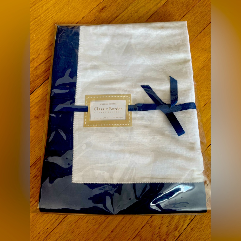 Williams Sonoma classic border table runner